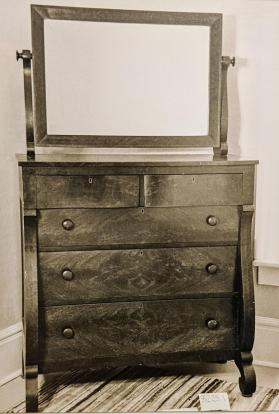 Chest of drawers