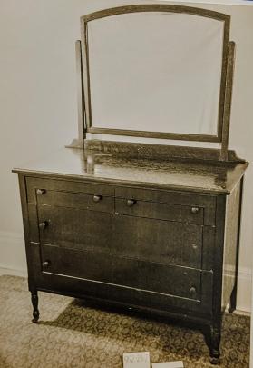 Chest of drawers