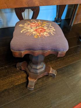 Stool, Piano