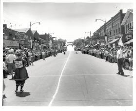 Hot Rod Derby: Lakeshore Road and George Street